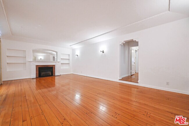 Foto del edificio - 361 N Mansfield Ave