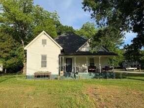 Building Photo - 200 Pelham St