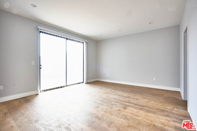 Building Photo - 13928 Bessemer St