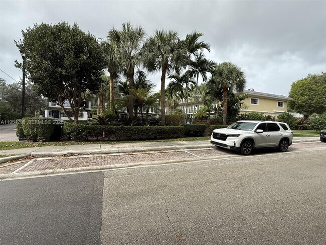 Foto del edificio - 1000 Palm Trail