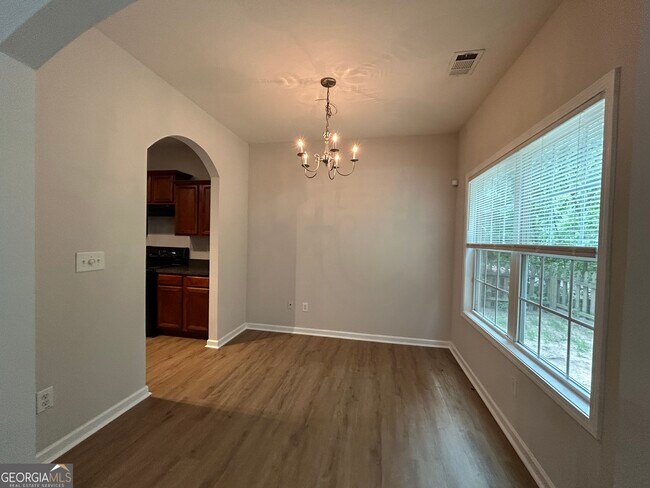 Building Photo - 6533 Silk Tree Pointe