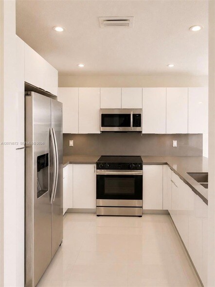 Building Photo - 10855 NW 88th Terrace