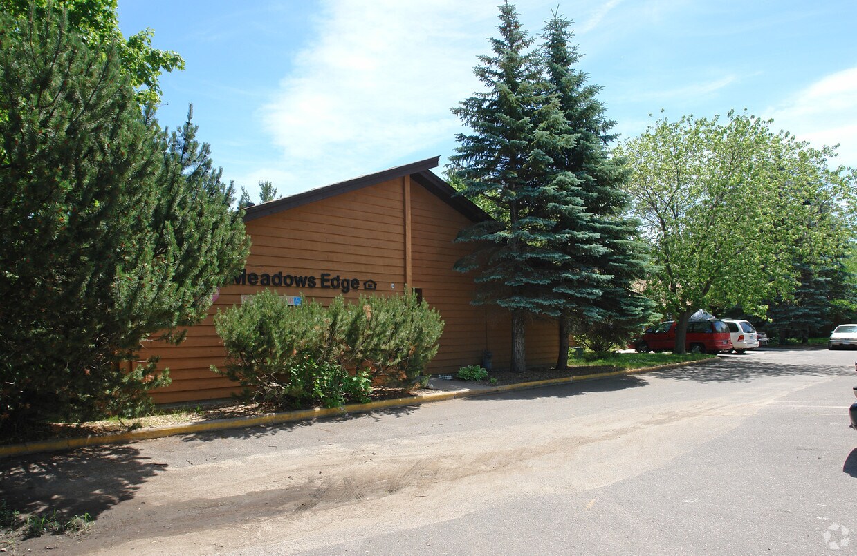 Meadows Edge Apartments in Isanti, MN