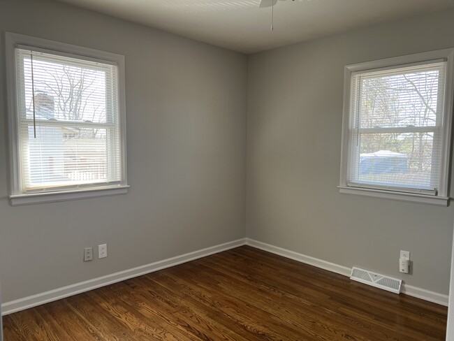 Bedroom - 6022 Pflumm Rd