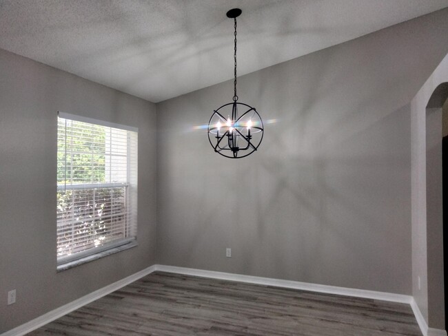 Foto del edificio - 1141 SW Broadview St