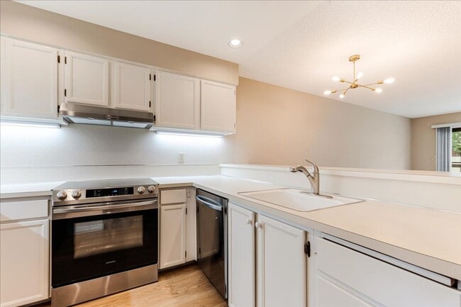 Building Photo - 5150 S Landing Dr