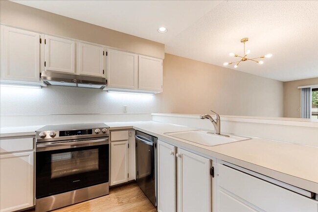 Foto del edificio - 5150 S Landing Dr