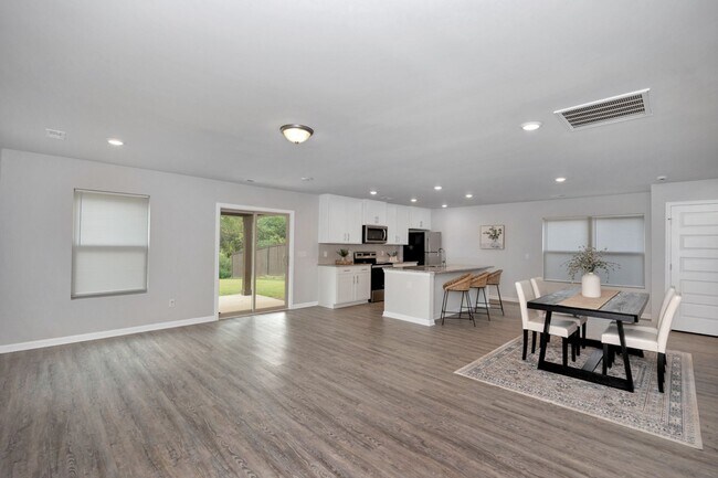 Foto del edificio - 3 Bedroom House in East Limestone