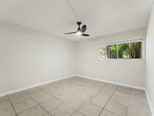 Building Photo - 6314 Newtown Cir