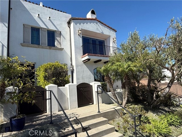 Foto principal - 1623 Artesia Blvd