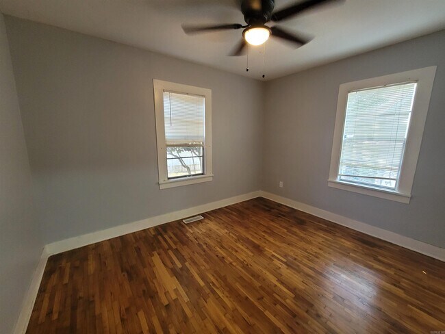 Foto del edificio - 220 Richard St