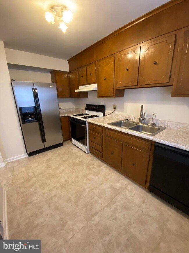 Building Photo - 514 Olde Greenwich Cir