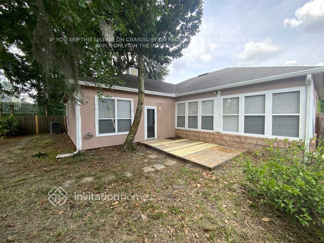 Foto del edificio - 4591 Misty Dawn Ct N