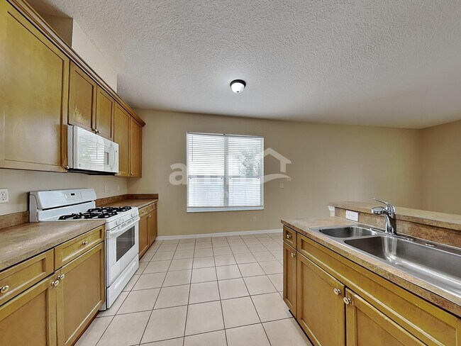 Foto del edificio - 13450 Sunkiss Loop