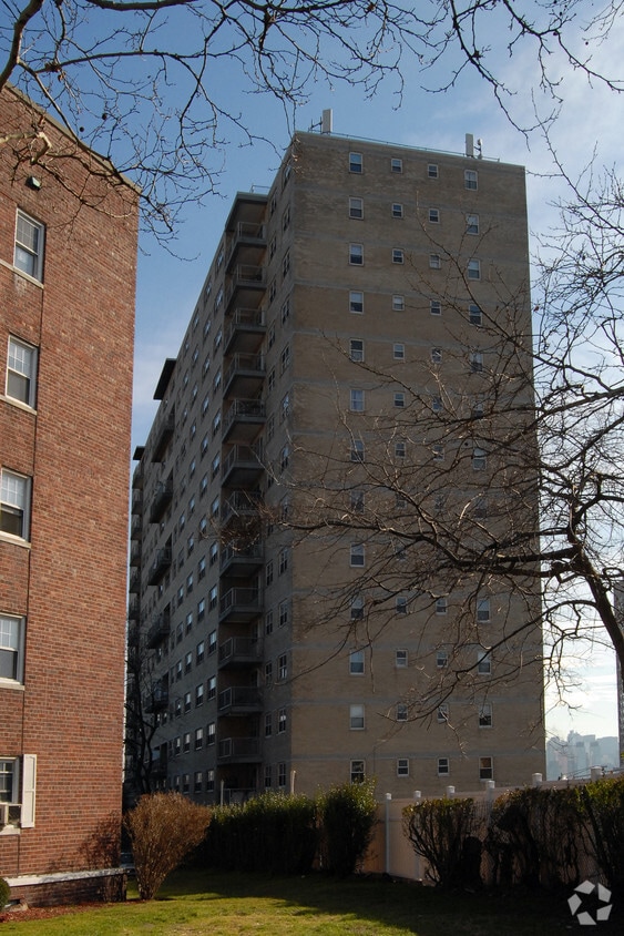 Summit House Apartments West New York, NJ