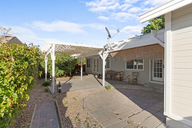 Foto del edificio - 47800 Madison St