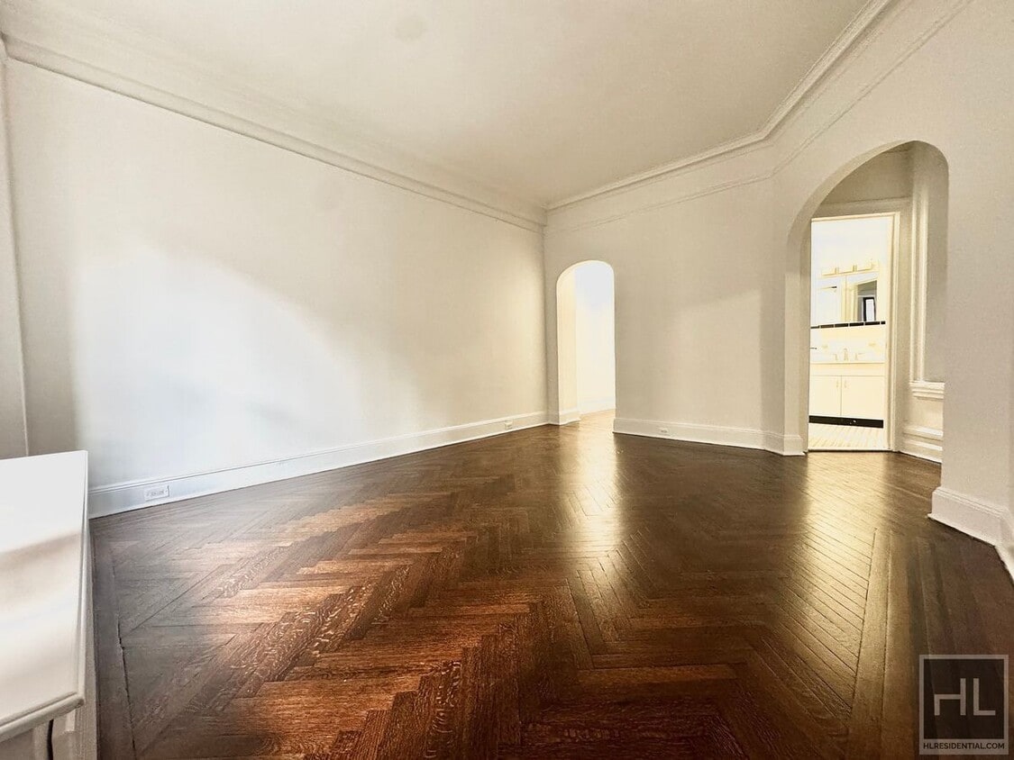 Primary Photo - WEST 72 STREET