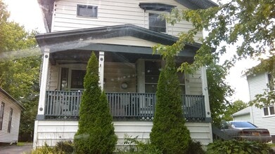 Building Photo - 63 Webb St