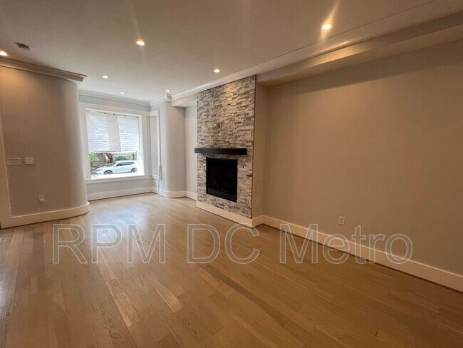 Foto del edificio - 2119 1st St NW