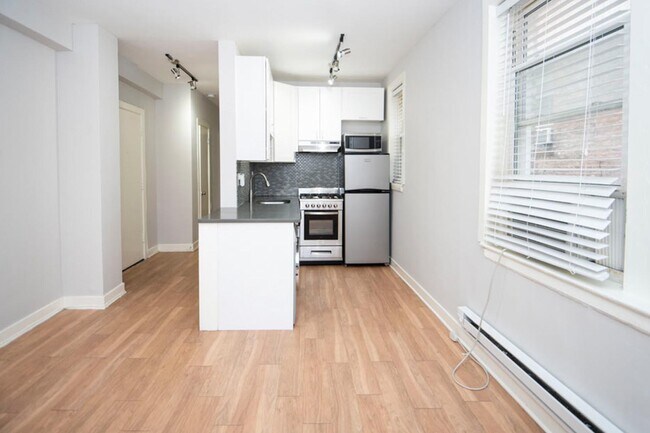 Foto del edificio - 511 W Belmont Ave