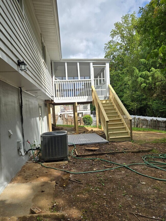 Building Photo - Single Family Home in Dale City