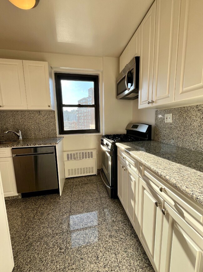 Foto del edificio - 145 Fourth Avenue