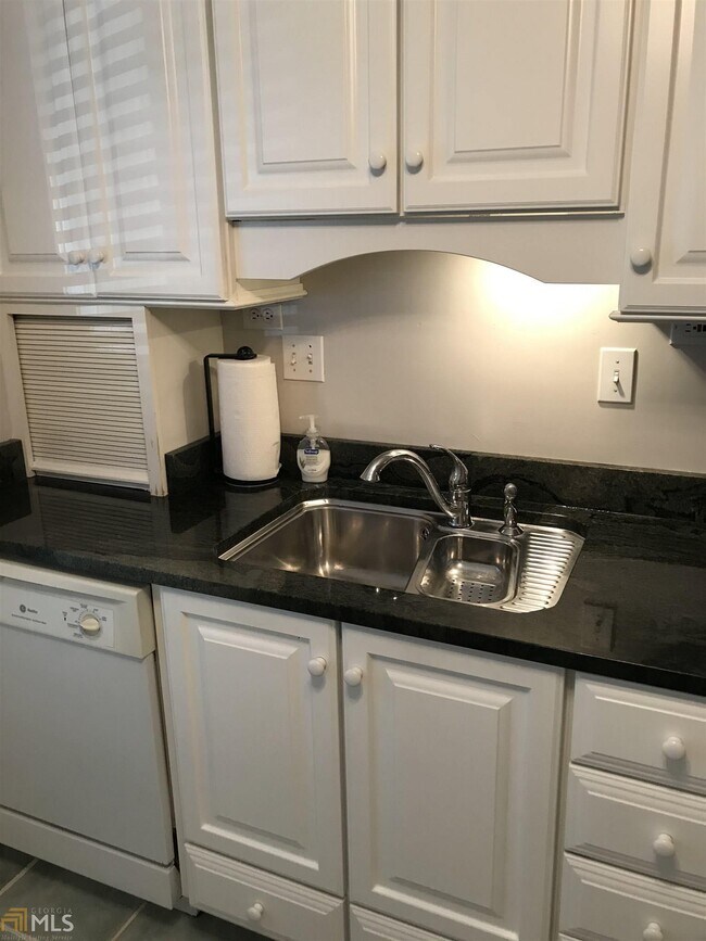 Foto del edificio - 1510 Wynnes Ridge Cir