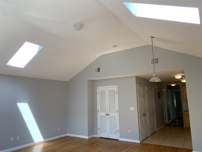 Building Photo - 268 Neptune Ave