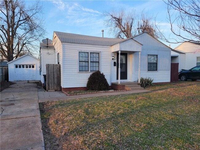 Building Photo - 309 E Fairchild Dr