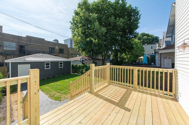 Building Photo - 6243 N Magnolia Ave