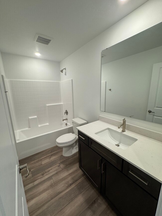 Foto del edificio - 6612 W Windshear St