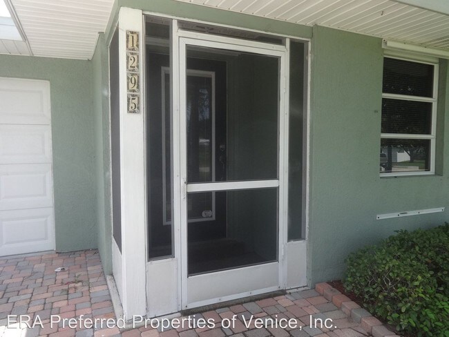 Foto del edificio - 3 br, 2 bath House - 1295 DEVON ROAD