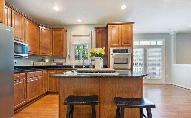 Building Photo - 25163 Great Berkhamsted Dr