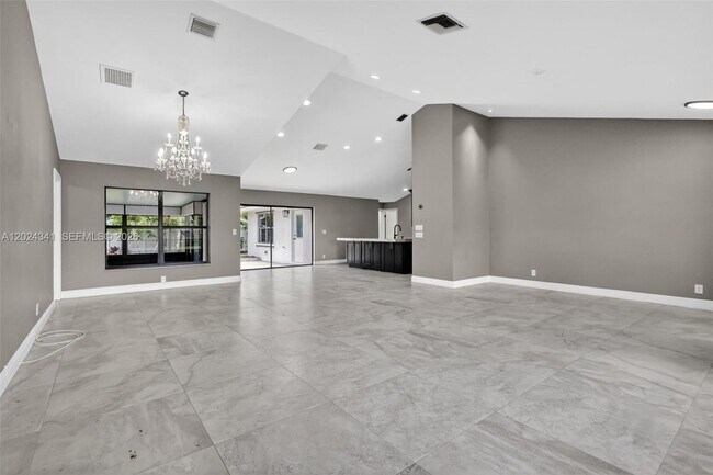 Foto del edificio - 9654 Sun Pointe Dr