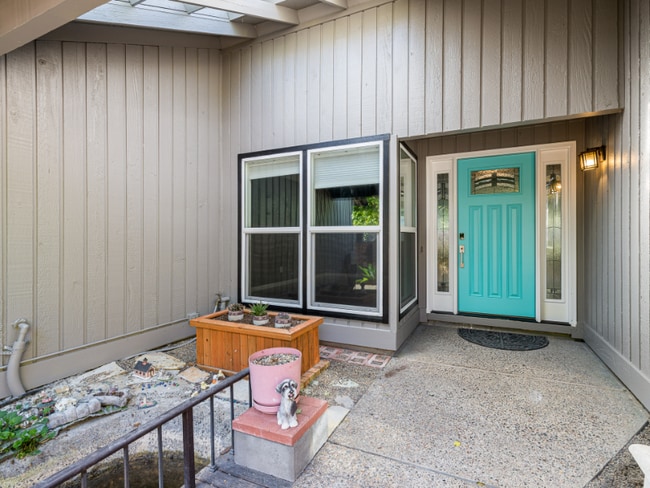 Building Photo - 16800 NW Coburg Ln