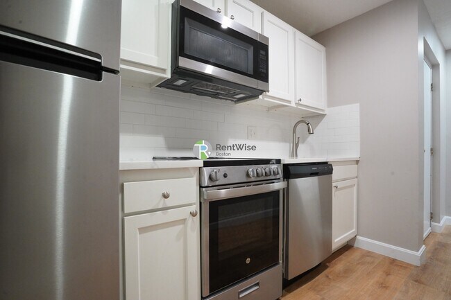 Foto del edificio - 394 Langley Rd