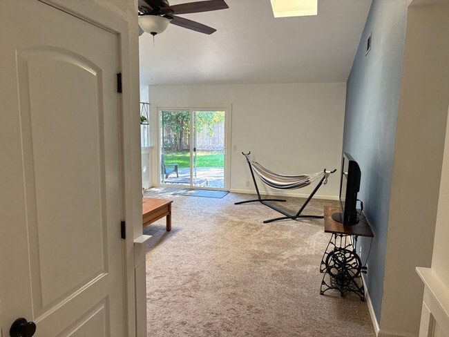 Building Photo - 1853 Marlene Ave