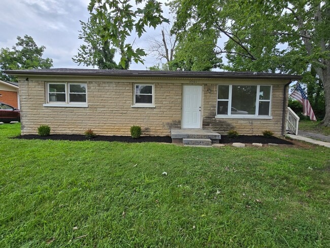 Building Photo - 3501 Bennett Ln