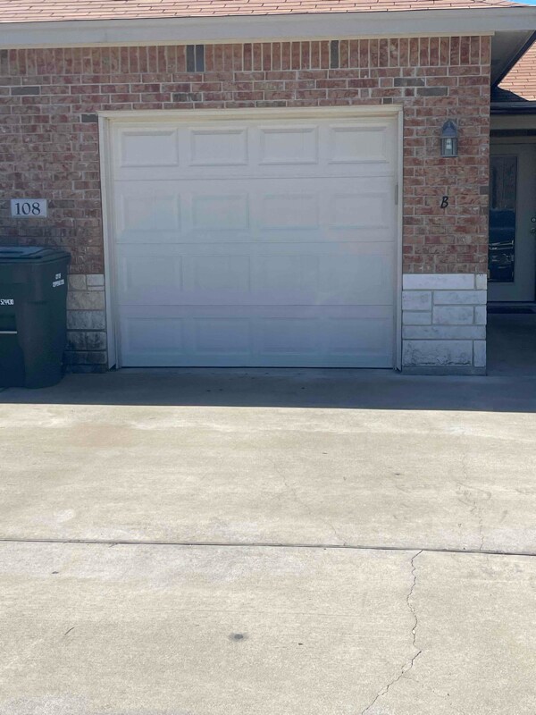Foto principal - 108 E Truman Ave