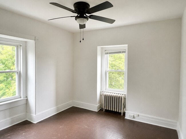 Building Photo - 40 N Chestnut St