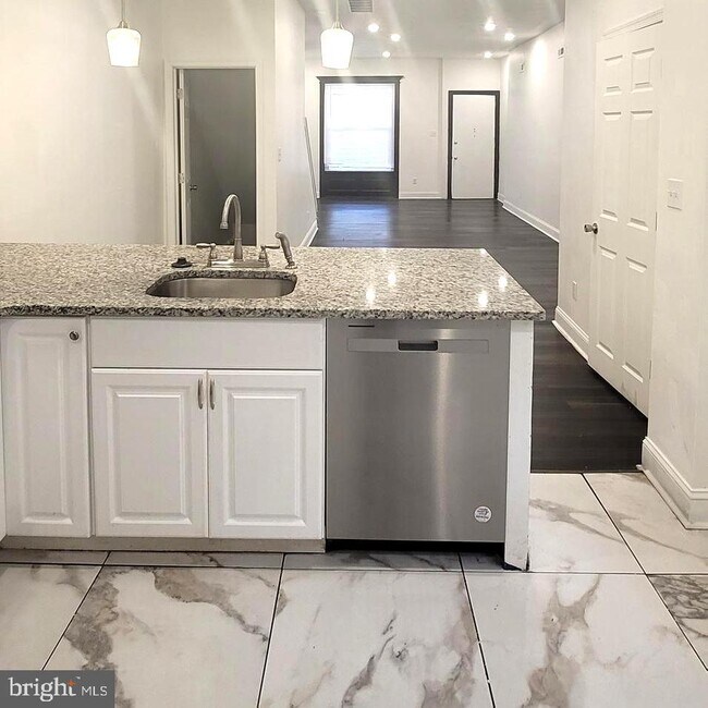 Foto del edificio - 423 N 52nd St