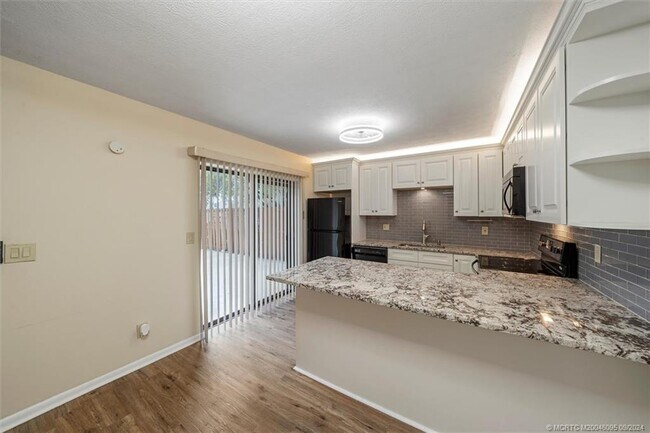 Foto del edificio - 6522 SE Windsong Ln