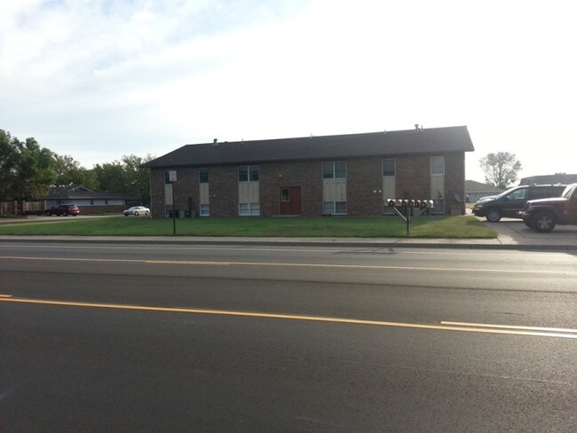 Building - 3702 Hall St