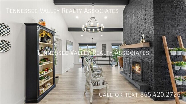 Foto del edificio - 813 N Cedar Bluff Rd