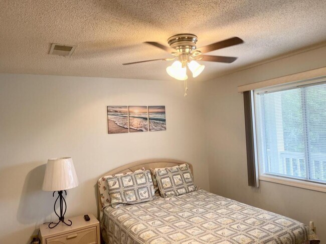 Foto del edificio - 1440 St George Ln