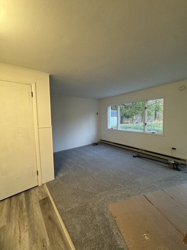 Building Photo - 24 Lake Wallkill Rd
