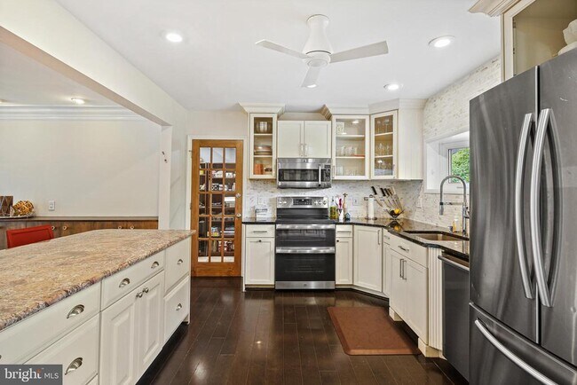 Foto del edificio - 7912 Long Meadow Rd