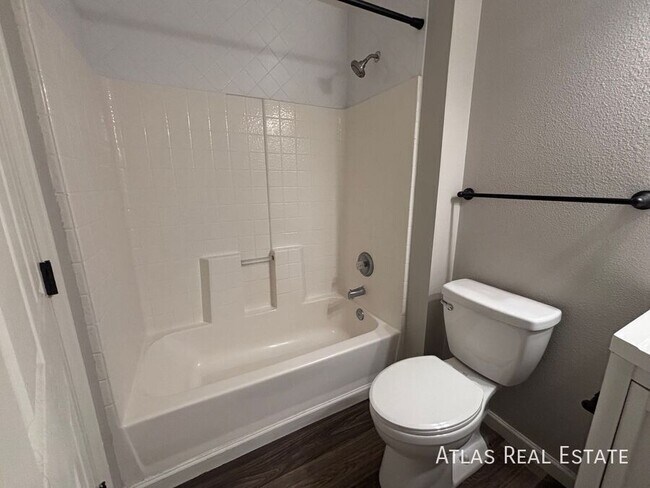 Foto del edificio - 5712 W Asbury Pl