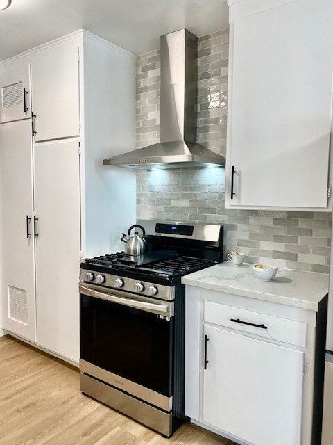 stove - 10421 Newhome Ave