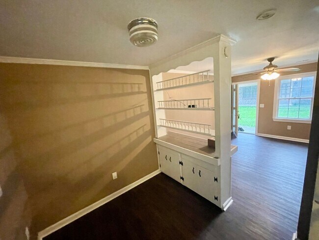 Foto del edificio - 8842 Deerwood Dr